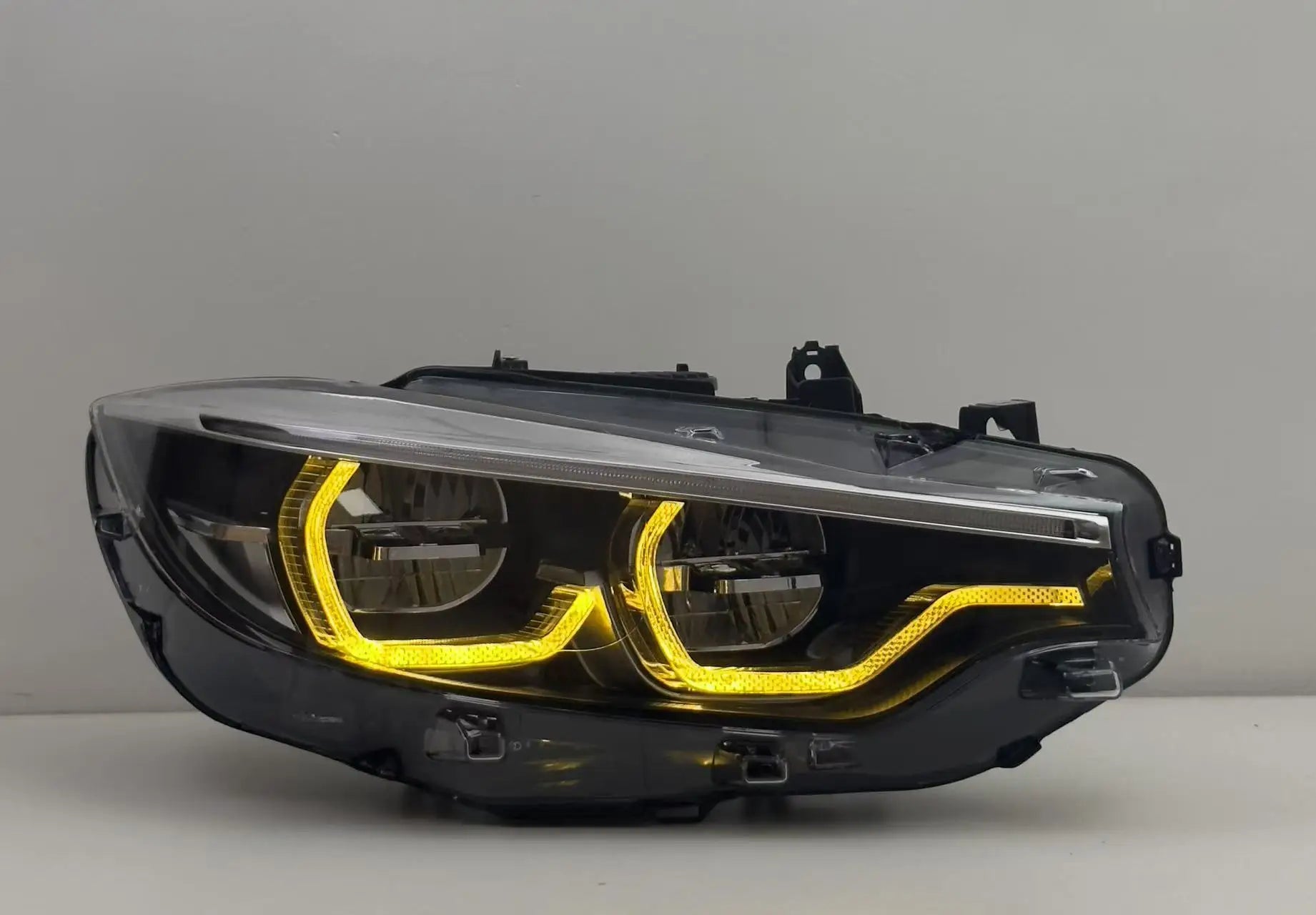 BMW F32–F82 Ikon-Style Dual-Color LED Headlights – Yellow/White DRL Upgrade (M3/M4 2013–2019)